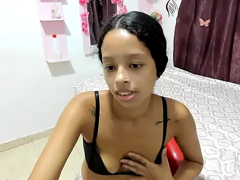 Snapshot of Liana_hot12 chatting on 20, 11, 2025 Liana hot12 online show from 20, 11, 2025