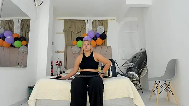 Lady miss    online show from 27, 10, 2025