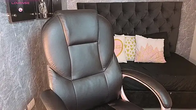 eileen  hills online show from 15, 12, 2025