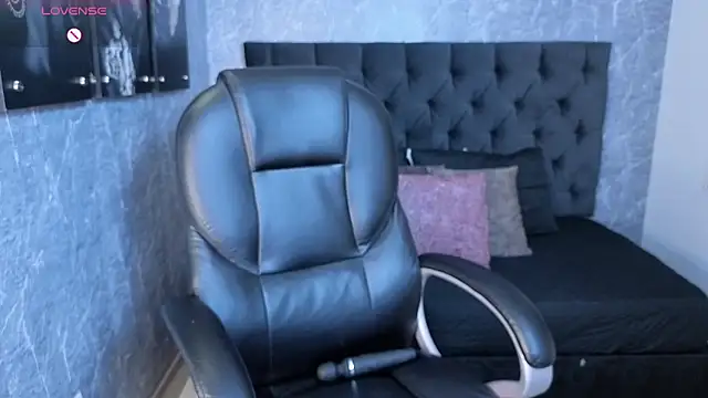 eileen  hills online show from 21, 10, 2025