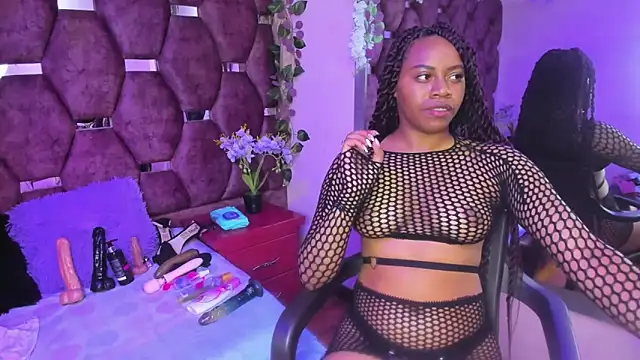 Thiana Taylor online show from 27, 10, 2025