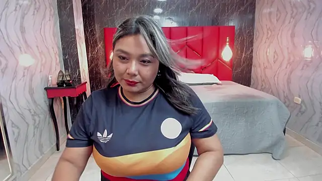 LatinaHoleQueen online show from 4, 4, 2026