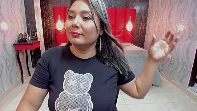 LatinaHoleQueen online show from 17, 3, 2026