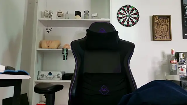 aaron nvk online show from 11, 4, 2026