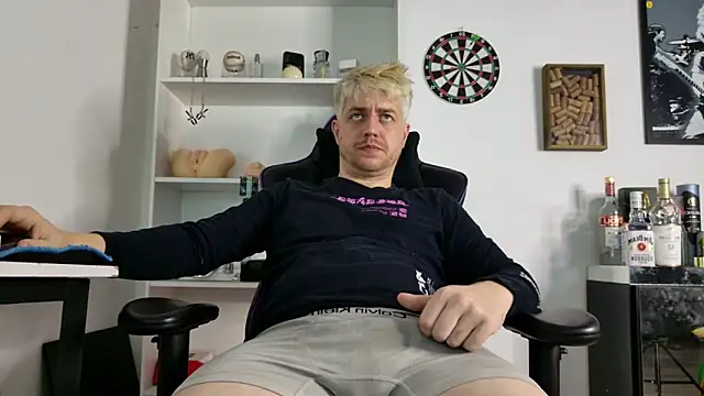 aaron nvk online show from 10, 4, 2026