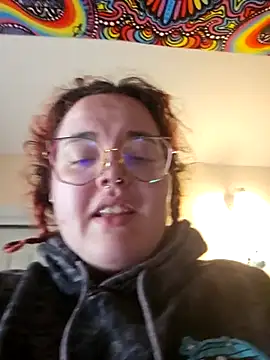nuttiebuddy1 online show from 4, 10, 2025