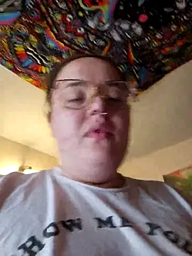 nuttiebuddy1 online show from 2, 10, 2025