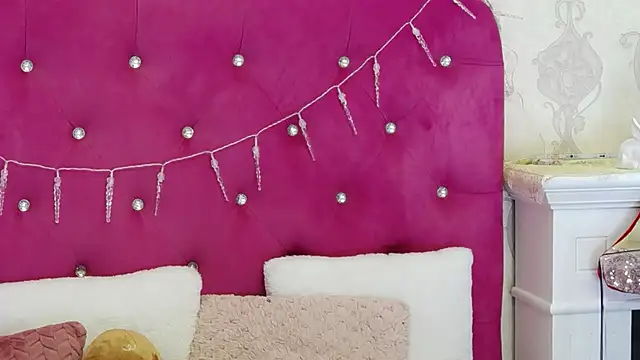 AlexisDevine online show from 5, 12, 2025