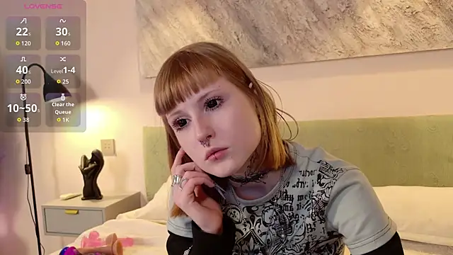 Snapshot of MilkMeSoftly chatting on 12, 4, 2026 MilkMeSoftly online show from 12, 4, 2026