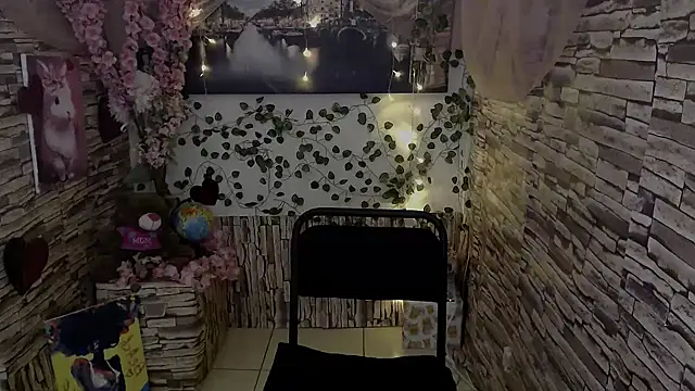 Amanda Bright  online show from 18, 10, 2025