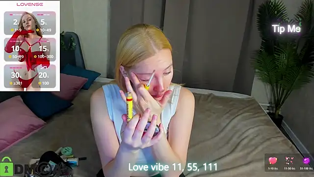 Snapshot of Anna_Chelsea chatting on 18, 12, 2025 Anna Chelsea online show from 18, 12, 2025