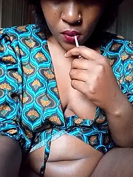 Snapshot of sweetLady89 chatting on 30, 10, 2025 sweetLady89 online show from 30, 10, 2025