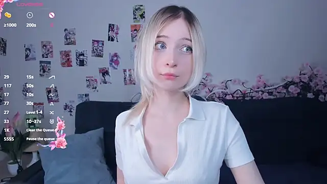 Megan--chan online show from 22, 4, 2026