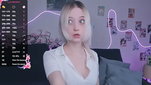 Megan--chan online show from 11, 3, 2026