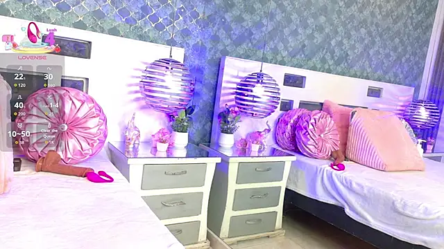 SheilaKeizar online show from 4, 10, 2025