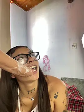 AnnieCouperr online show from 28, 11, 2025