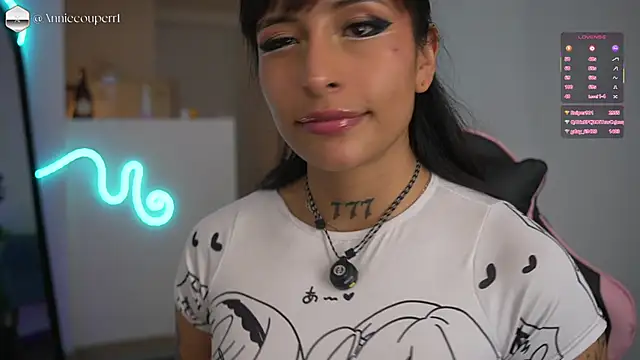 AnnieCouperr online show from 3, 4, 2026