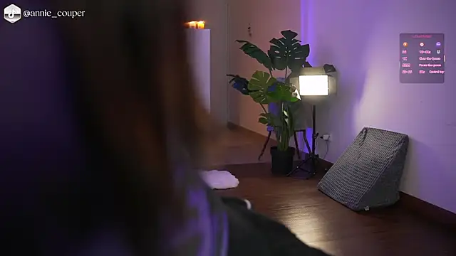 AnnieCouperr online show from 29, 3, 2026