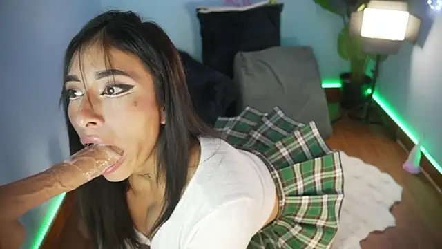 AnnieCouperr online show from 10, 1, 2026