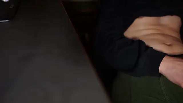 riku velvet online show from 10, 4, 2026