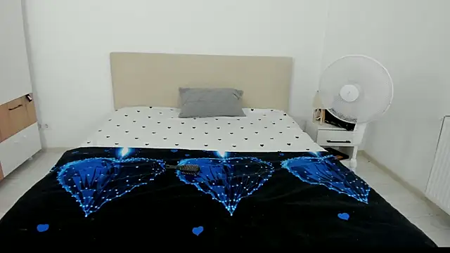 Snapshot of EvvaBBW chatting on 10, 9, 2025 EvvaBBW online show from 10, 9, 2025