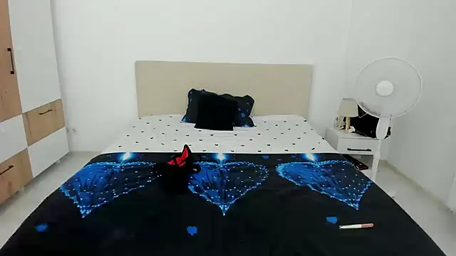 Snapshot of EvvaBBW chatting on 11, 9, 2025 EvvaBBW online show from 11, 9, 2025