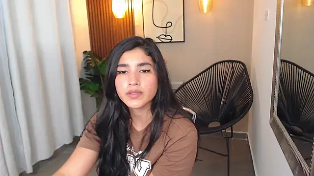 Lia Mar  online show from 13, 4, 2026