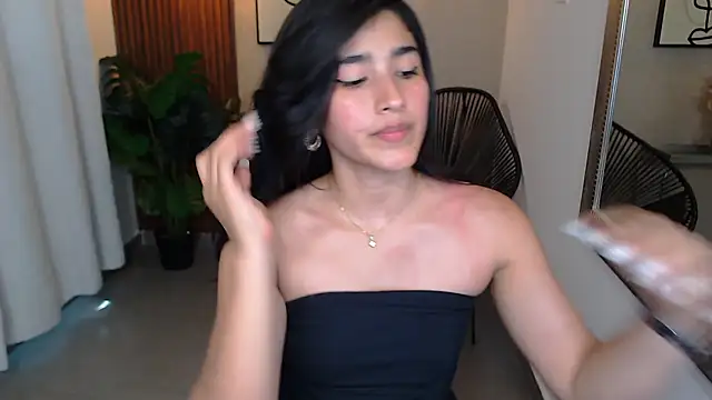 Lia Mar  online show from 7, 4, 2026