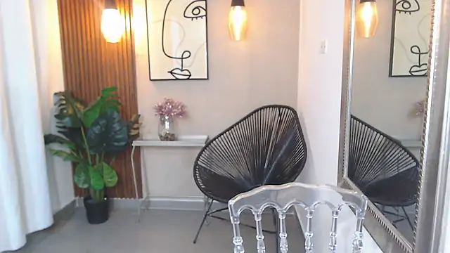 Lia Mar  online show from 18, 4, 2026