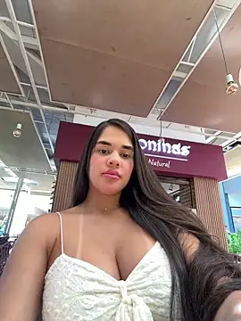 BellaLeclair online show from 26, 4, 2026