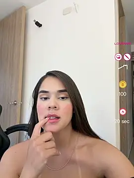 BellaLeclair online show from 6, 5, 2026