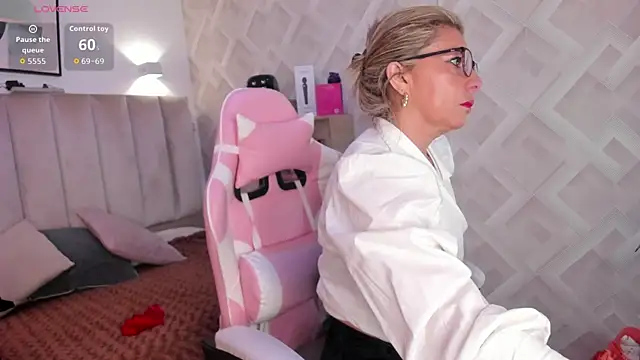 Clhoe Johnson online show from 23, 2, 2026