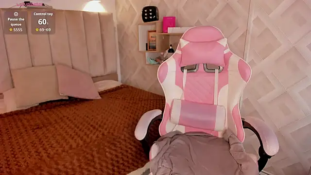 Clhoe Johnson online show from 25, 2, 2026