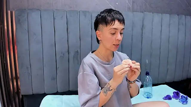  Hannah Hot online show from 3, 2, 2026