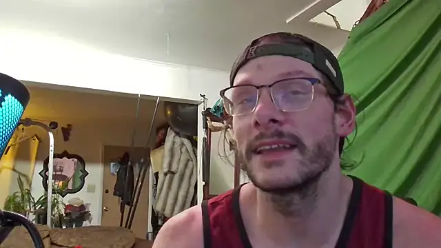 Snapshot of MasterDaddyCool chatting on 2, 11, 2025 MasterDaddyCool online show from 2, 11, 2025