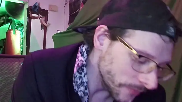 Snapshot of MasterDaddyCool chatting on 28, 10, 2025 MasterDaddyCool online show from 28, 10, 2025