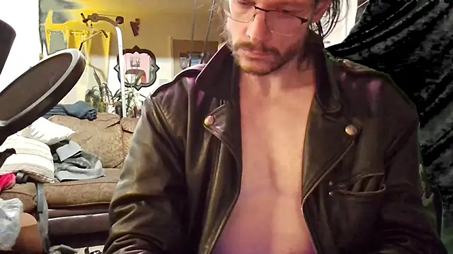 Snapshot of MasterDaddyCool chatting on 5, 11, 2025 MasterDaddyCool online show from 5, 11, 2025