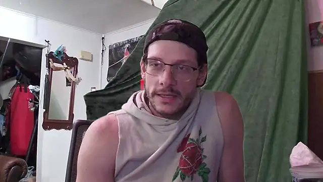 Snapshot of MasterDaddyCool chatting on 26, 10, 2025 MasterDaddyCool online show from 26, 10, 2025