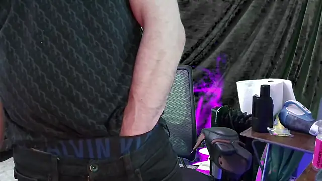 Snapshot of MasterDaddyCool chatting on 14, 10, 2025 MasterDaddyCool online show from 14, 10, 2025