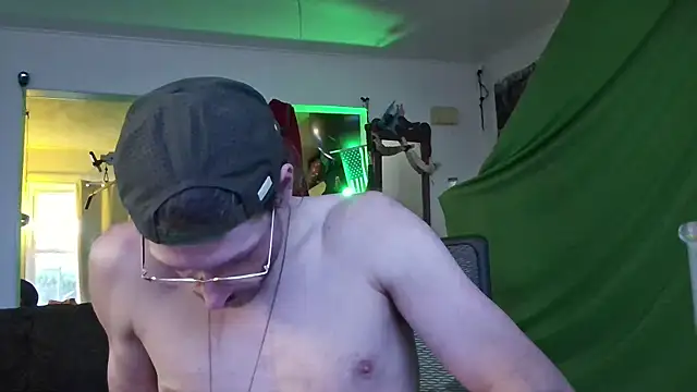 Snapshot of MasterDaddyCool chatting on 20, 10, 2025 MasterDaddyCool online show from 20, 10, 2025