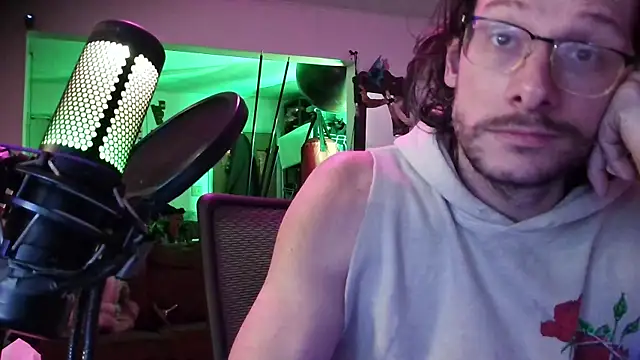 Snapshot of MasterDaddyCool chatting on 27, 10, 2025 MasterDaddyCool online show from 27, 10, 2025