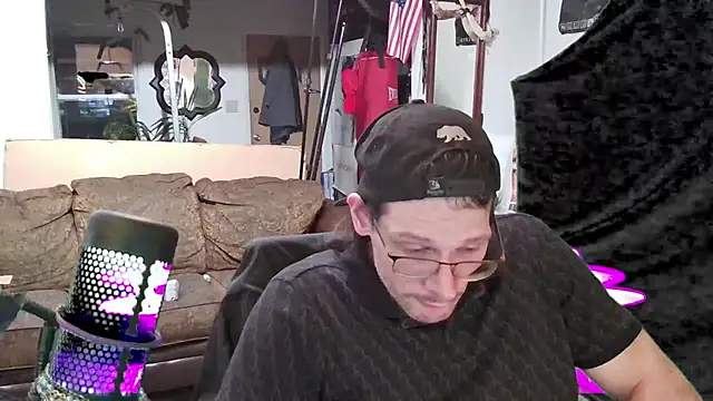 Snapshot of MasterDaddyCool chatting on 8, 10, 2025 MasterDaddyCool online show from 8, 10, 2025