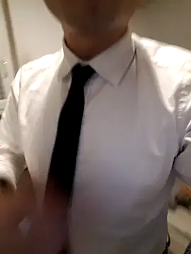 Snapshot of GentlemanMoney_ chatting on 29, 10, 2025 GentlemanMoney online show from 29, 10, 2025