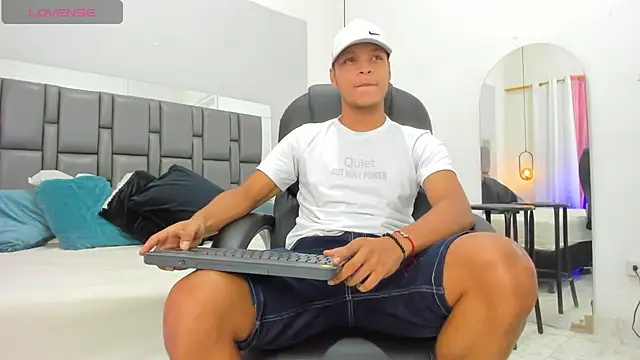 Ricky Owens1 online show from 21, 11, 2025