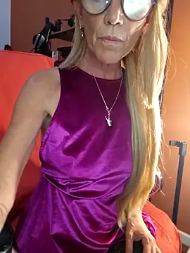 Snapshot of Polly23 chatting on 2, 12, 2025 Polly23 online show from 2, 12, 2025