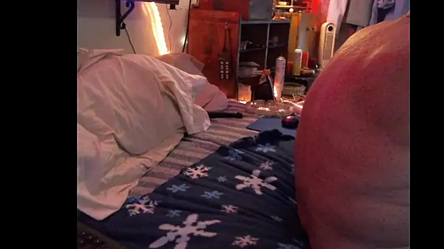 Pussyeat2please online show from 26, 10, 2025