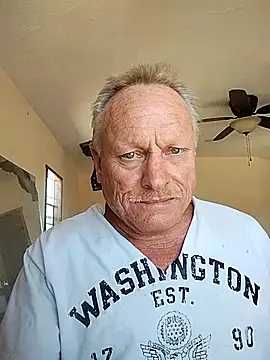 Pussyeat2please online show from 25, 3, 2026