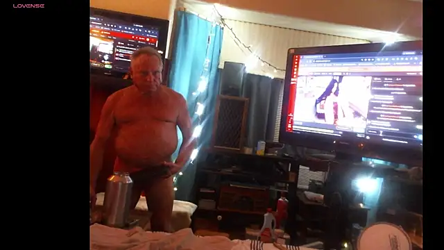 Pussyeat2please online show from 25, 7, 2026