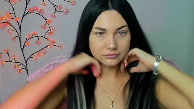 Lune Moon online show from 2, 12, 2025