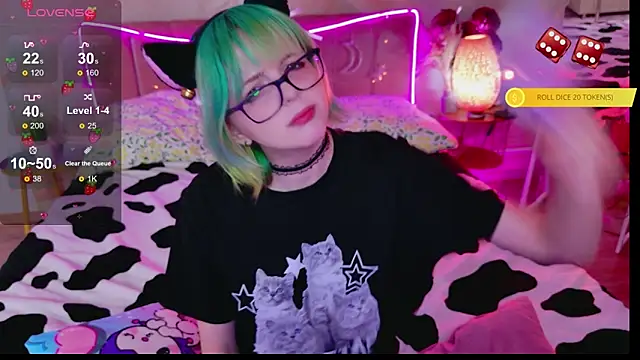 CoralineYoung online show from 22, 4, 2026